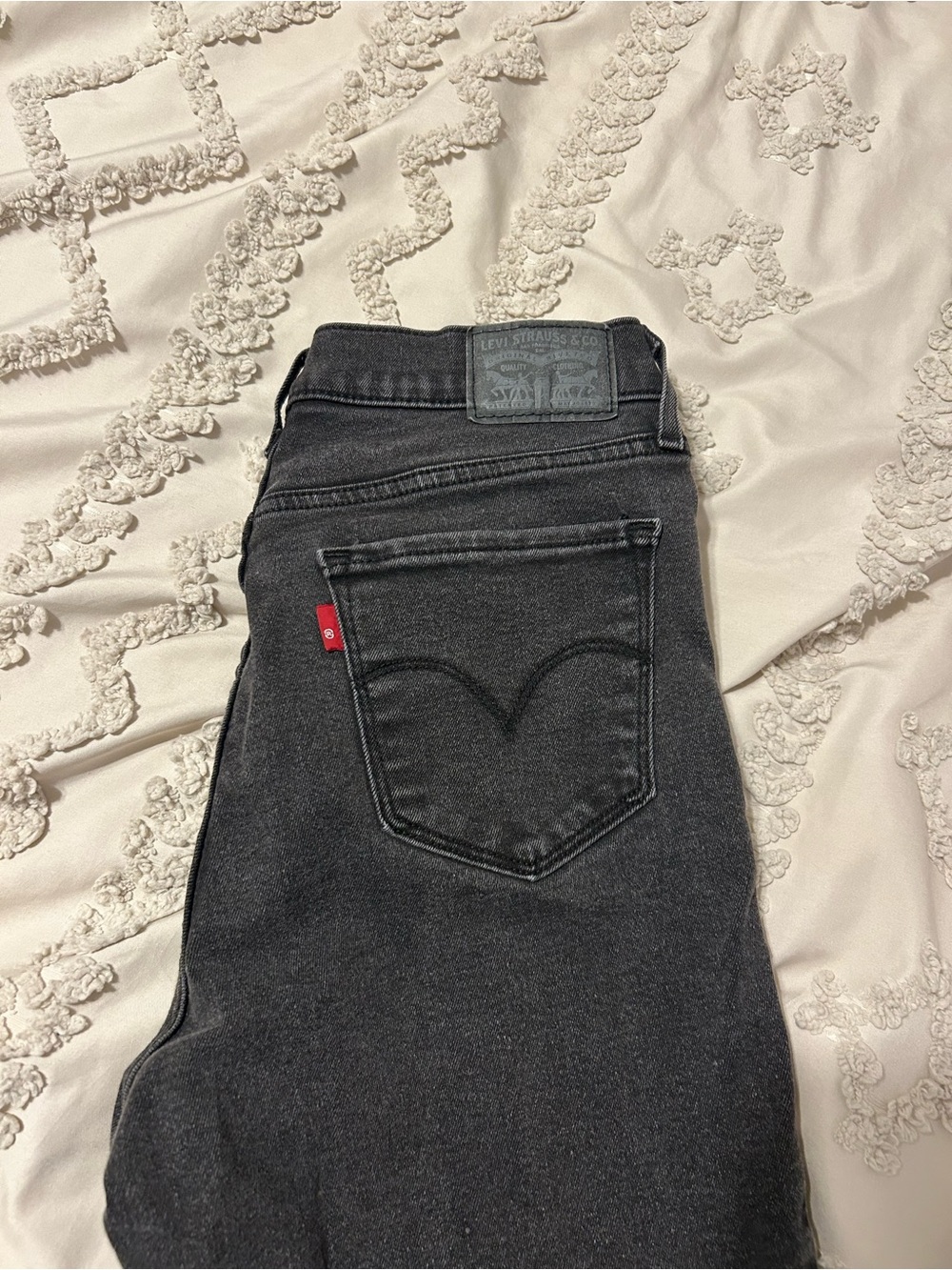 Levi's High-Rise Black Wash Women's Jeans